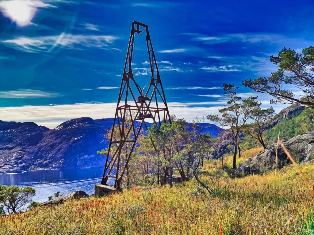 Pulpit rock hiking norway-lysefjorden troll adventure