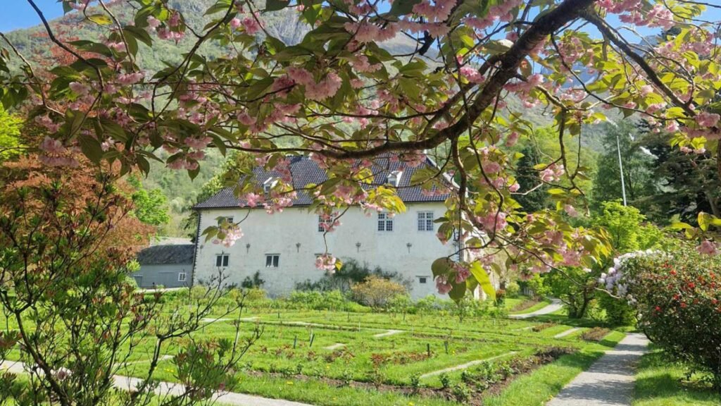 Baroniet Rosendal ute Baroniet Rosendal